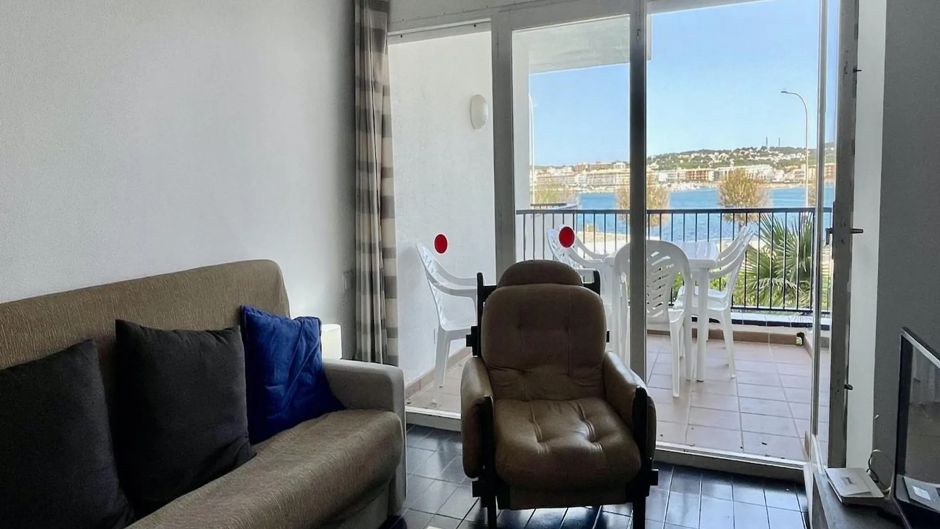 Apartamento Passeig Del Mar 01 L'Escala Apartment